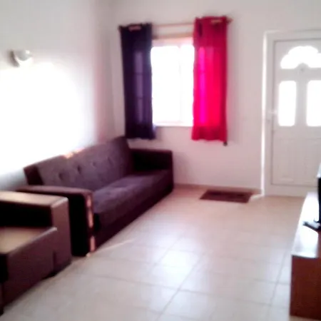 Spacious In Albufeira 80 M² With Shared Pool * Olhos de Agua (Albufeira)