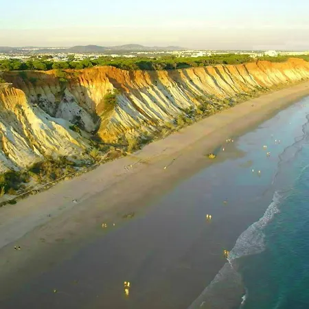 Apartamento Spacious In Albufeira 80 M² With Shared Pool Olhos de Agua (Albufeira)