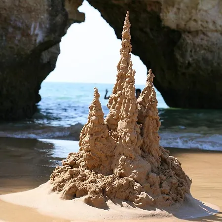 Spacious In Albufeira 80 M² With Shared Pool Olhos de Agua (Albufeira)