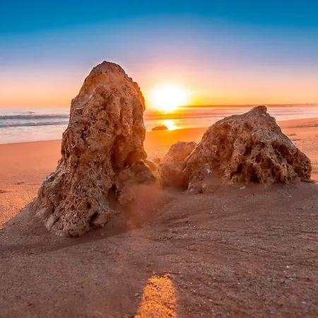 Spacious In Albufeira 80 M² With Shared Pool Apartamento *