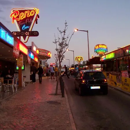 Spacious In Albufeira 80 M² With Shared Pool Apartamento