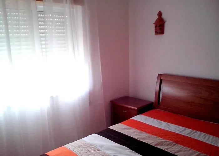 Spacious In Albufeira 80 M² With Shared Pool Lägenhet