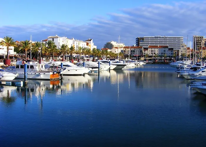 Spacious In Albufeira 80 M² With Shared Pool * Olhos de Agua (Albufeira)