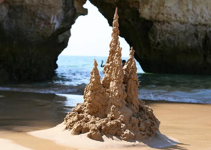 Spacious In Albufeira 80 M² With Shared Pool Olhos de Agua (Albufeira)