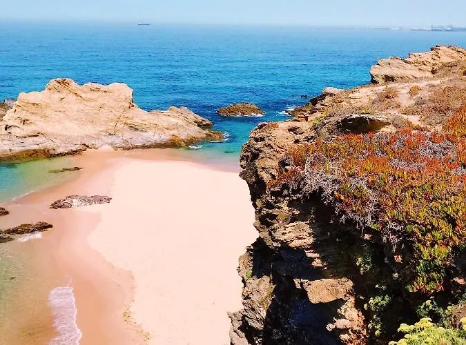 Spacious In Albufeira 80 M² With Shared Pool * Olhos de Agua (Albufeira)