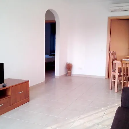 Spacious In Albufeira 80 M² With Shared Pool * Olhos de Αgua