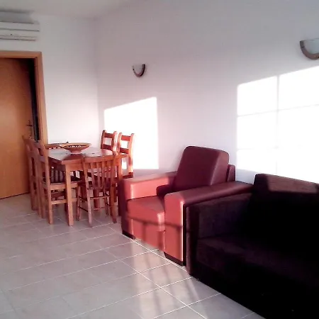 Albufeira View Apartment: Pool, Garden, Near