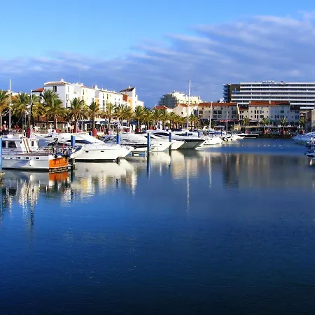 Albufeira View Apartment: Pool, Garden, Near * Olhos de Agua (Albufeira)