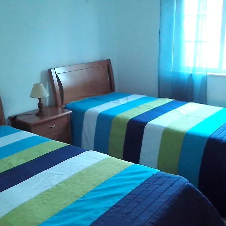 Spacious In Albufeira 80 M² With Shared Pool Lejlighed