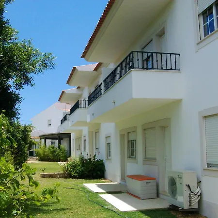 Spacious In Albufeira 80 M² With Shared Pool *