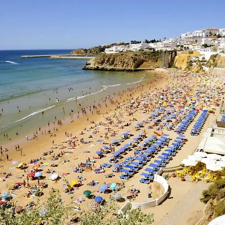 Albufeira View Apartment: Pool, Garden, Near Olhos de Agua (Albufeira)