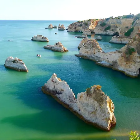 Spacious In Albufeira 80 M² With Shared Pool דירה אולוס די אגווה