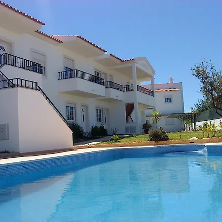 Spacious In Albufeira 80 M² With Shared Pool Διαμέρισμα *