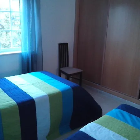 Spacious In Albufeira 80 M² With Shared Pool * Olhos de Agua (Albufeira)