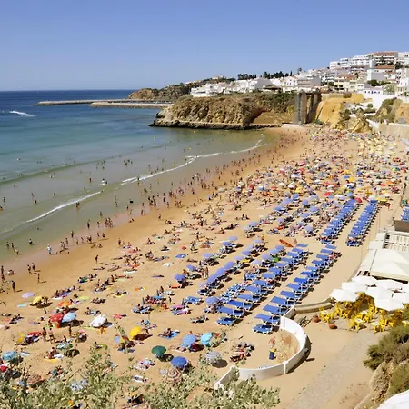 Spacious In Albufeira 80 M² With Shared Pool Διαμέρισμα