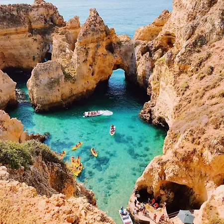 Spacious In Albufeira 80 M² With Shared Pool *