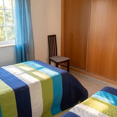 Spacious In Albufeira 80 M² With Shared Pool *