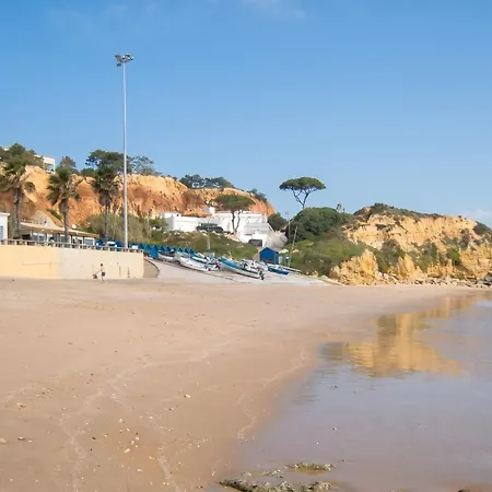 Spacious In Albufeira 80 M² With Shared Pool Lejlighed *