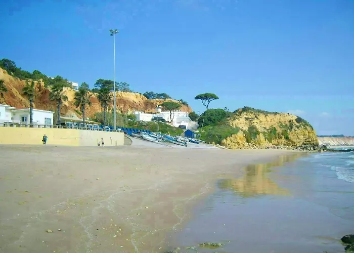 Spacious In Albufeira 80 M² With Shared Pool Olhos de Agua (Albufeira)