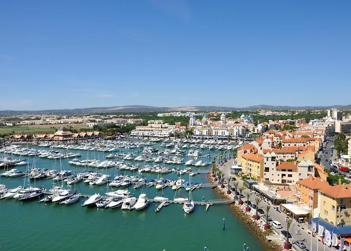 Spacious In Albufeira 80 M² With Shared Pool *