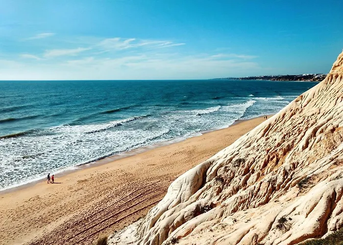 Spacious In Albufeira 80 M² With Shared Pool